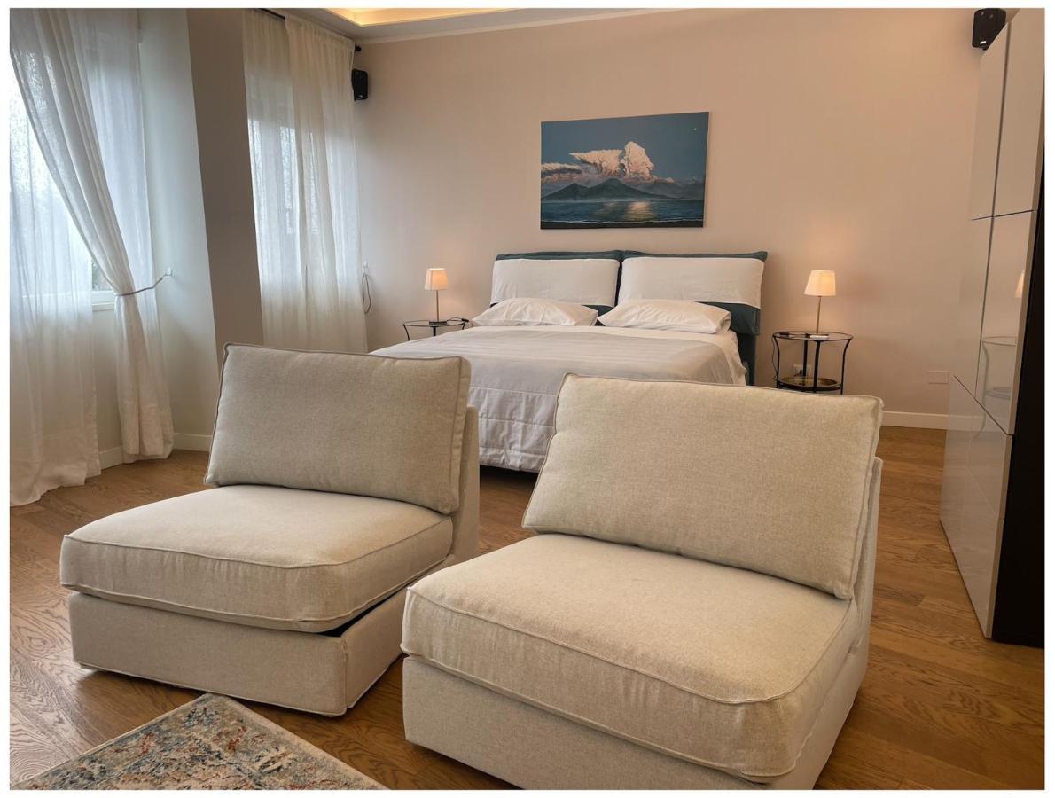 Aurelia'S Suite Napoli Bagian luar foto